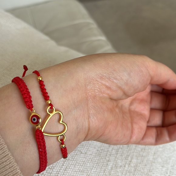 A two different design red handmade bracelets - Picture 4 of 5